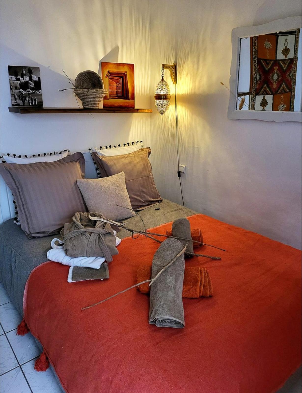 Riad Traditionnel De Charme 3 Chambres Marrakesh Exterior photo